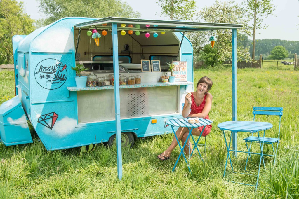 Lizzy in the sky with diamonds